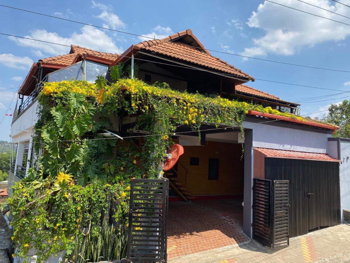 Hotel North Breeze Madikeri Exterior foto